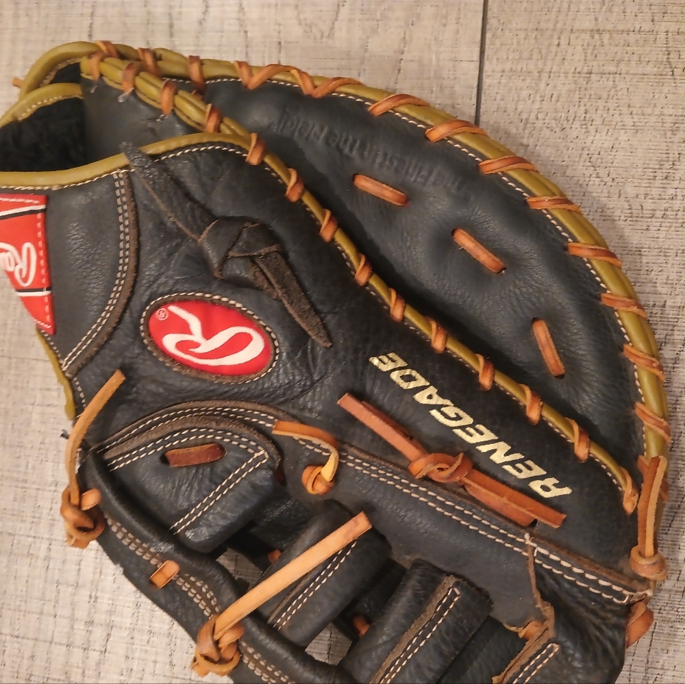 Rawlings Renegade Black and Tan Baseball Glove
